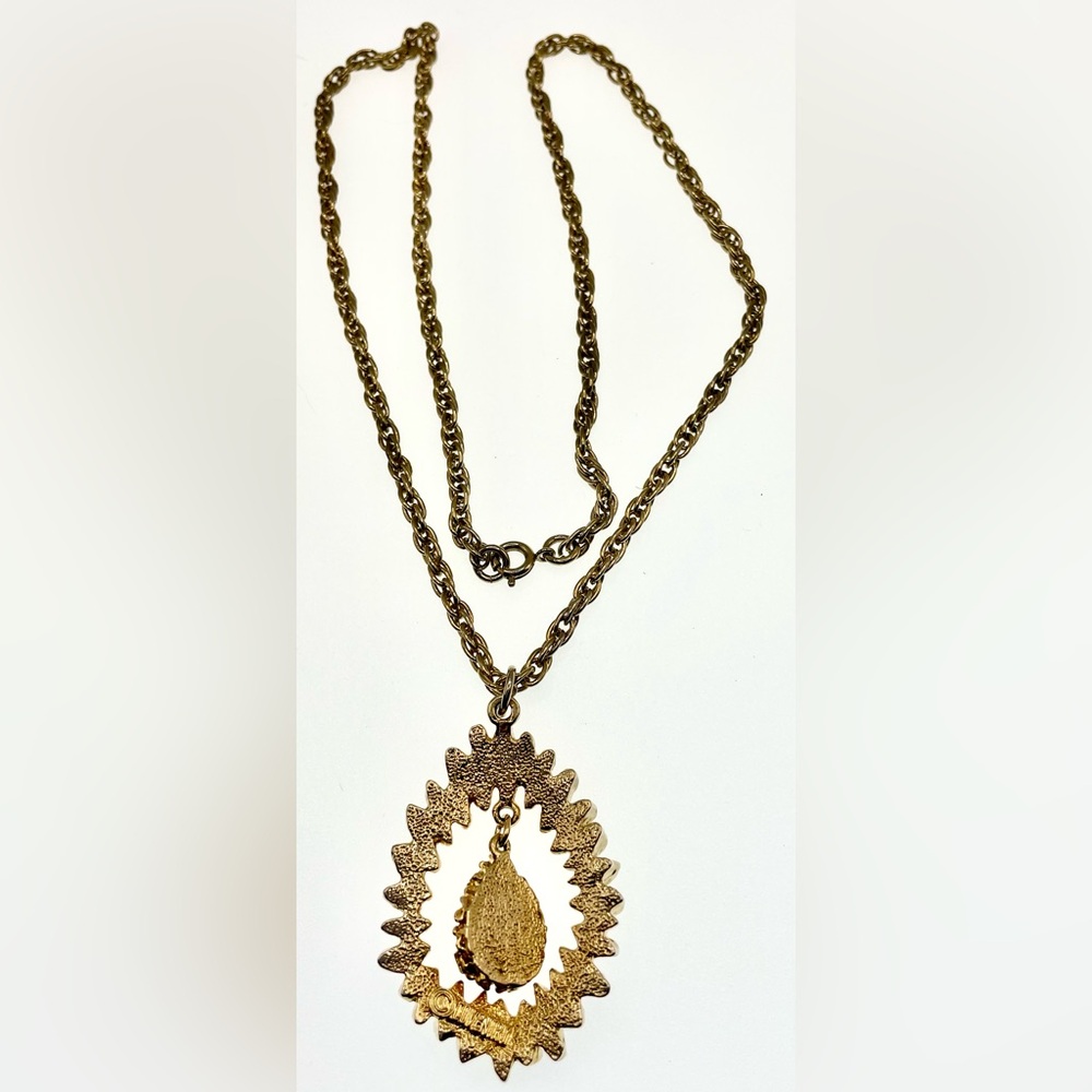 Vintage 1970s Signed Sarah Coventry
Honeycomb Tear Drop Pendant Necklace - Picture 6 of 8